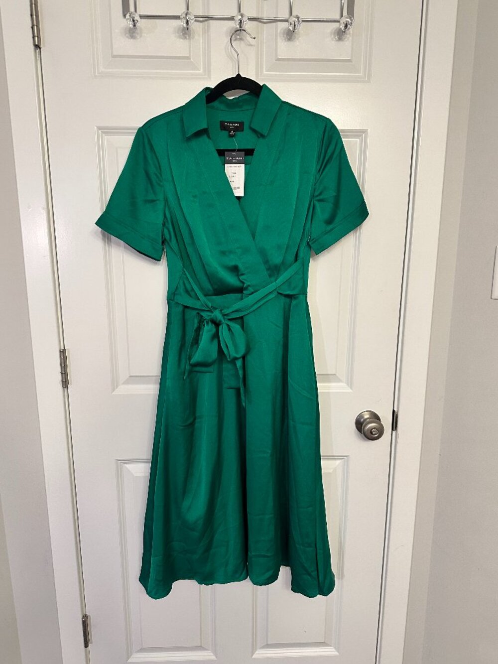 NWT Tahari ASL Emerald Green Satin Short Sleeve Faux Wrap Dress w/ Pockets- Size